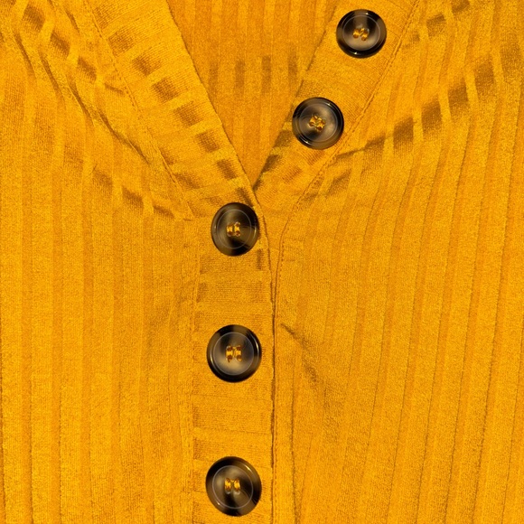 DYNAMITE • S Mustard Yellow Top - Picture 2 of 6